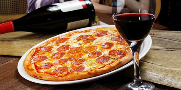 How to Pair Wine With Pizza